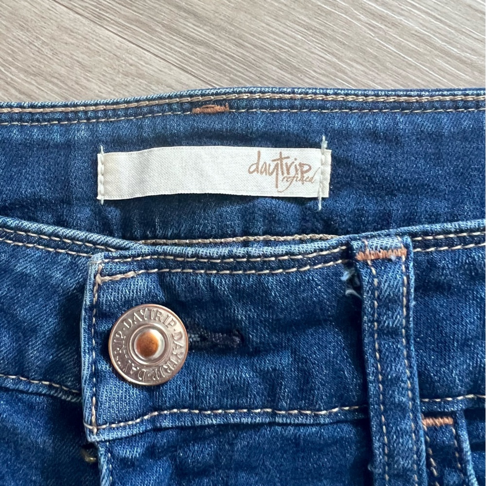 Distressed Denim Shorts - Picture 6 of 6